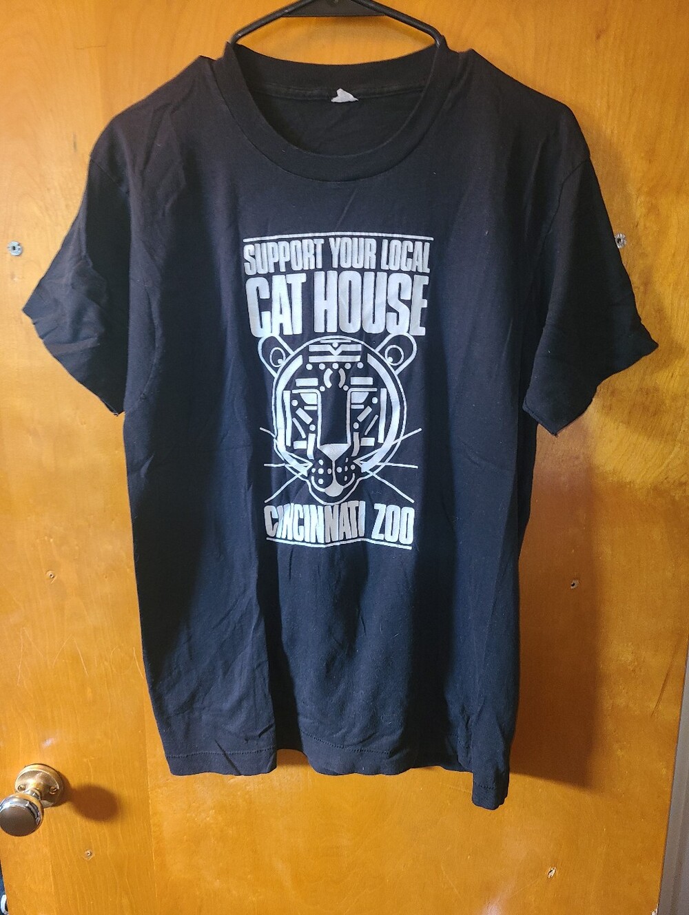 Cincinnati Zoo - Cat House Black Tshirt - M
